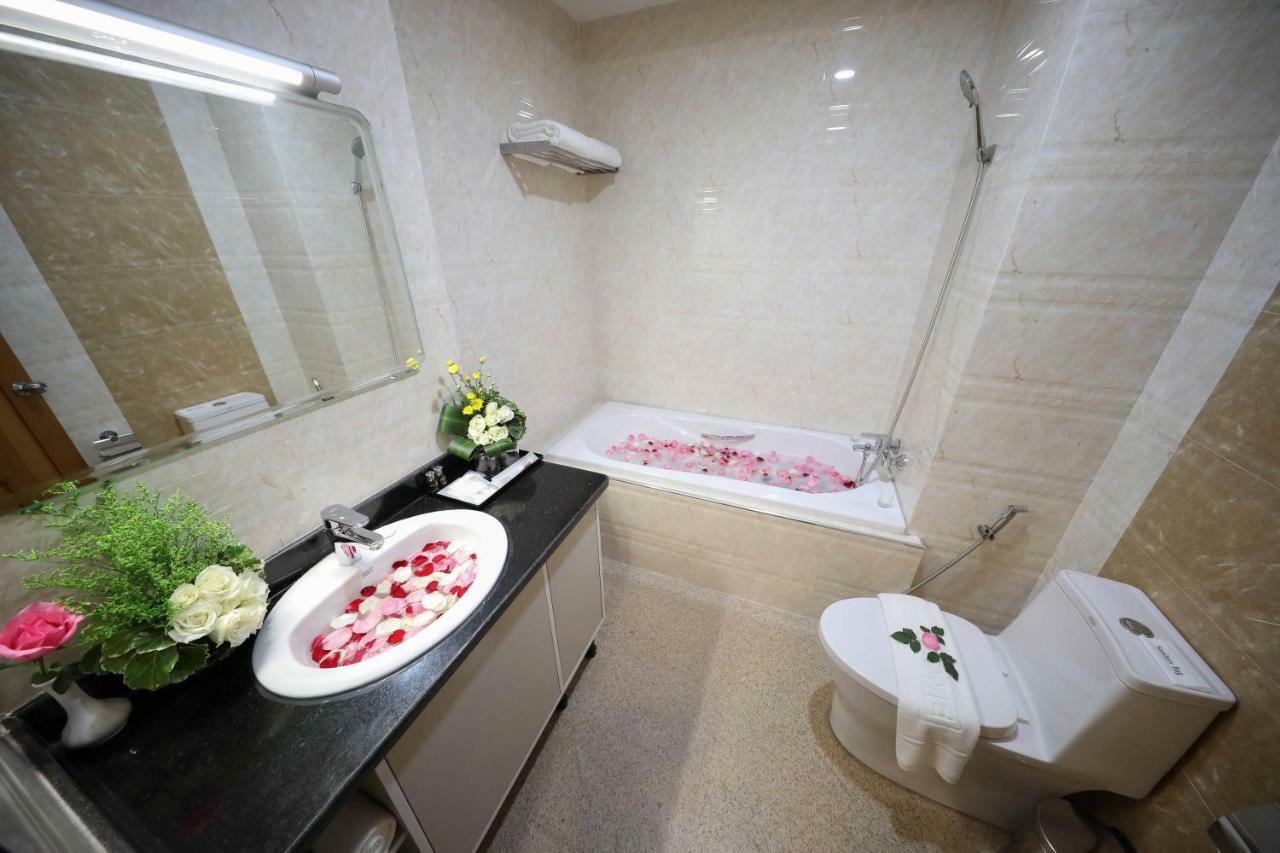 יאנגון Inya View Hotel מראה חיצוני תמונה